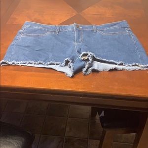 No boundaries shorts